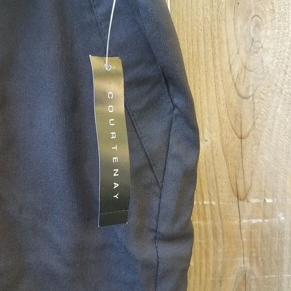 Juniors 11 Black Bermuda Shorts by Courtenay NWT - Picture 4 of 8
